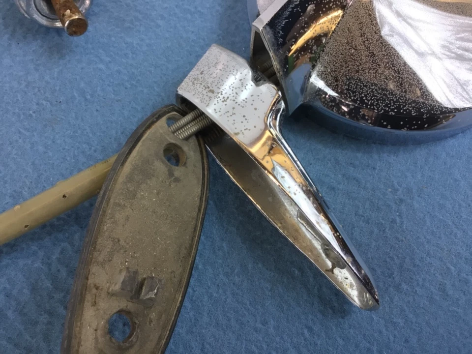 Зарядное устройство 66 70 Coronet GTX левое со стороны водителя дистанционное зеркало в сборе 2486235 - Изображение 3 из 4