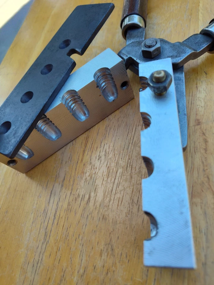 NEI 4 Cavity 405gr 458 dia New Old Stock with quality handle assembly aluminum - Image 2 of 4