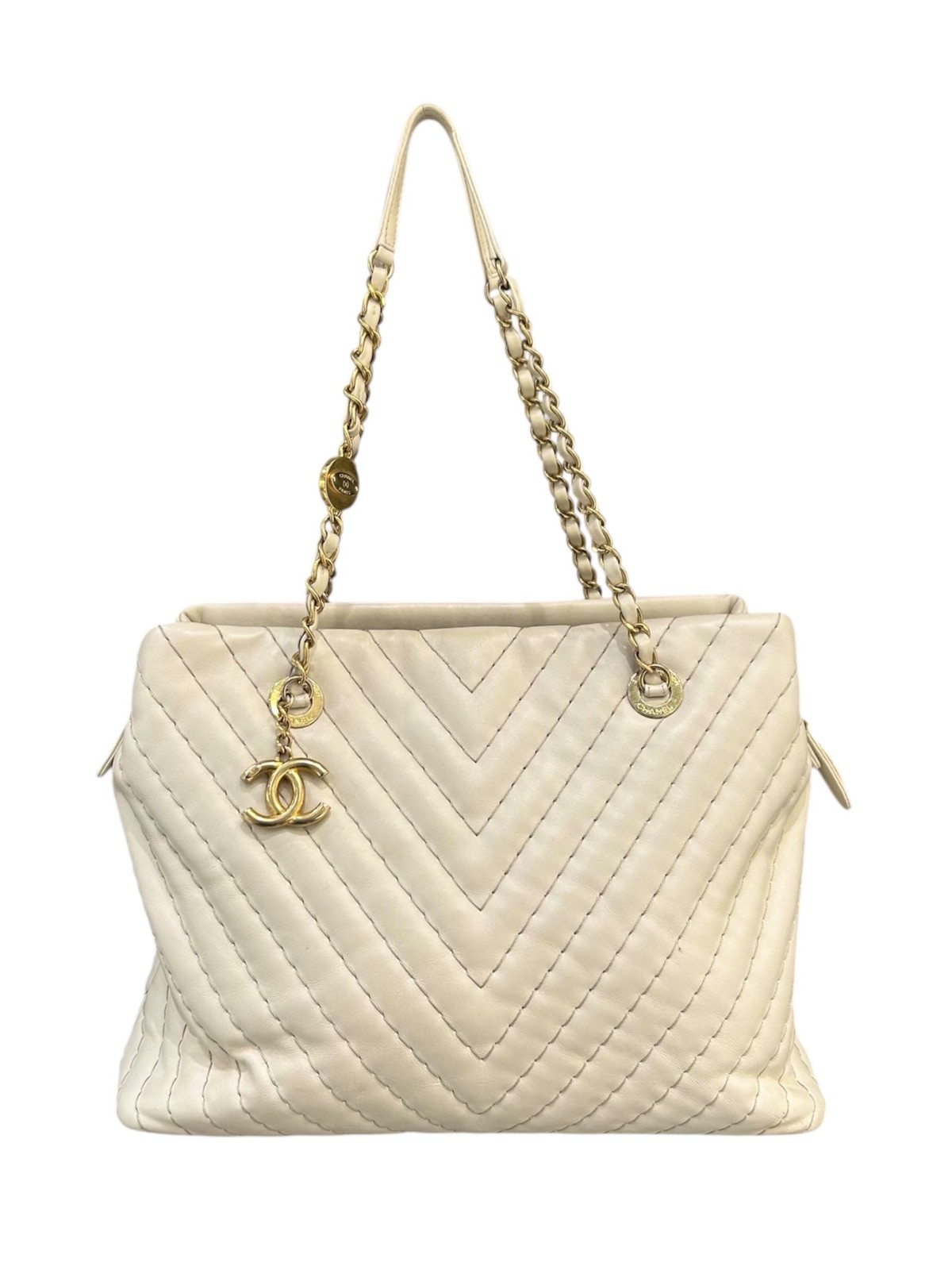 CHANEL Ivory Chevron Chain Tote Bag with Gold Hardware