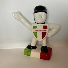 Trofeo figurina uomo Lambretta.