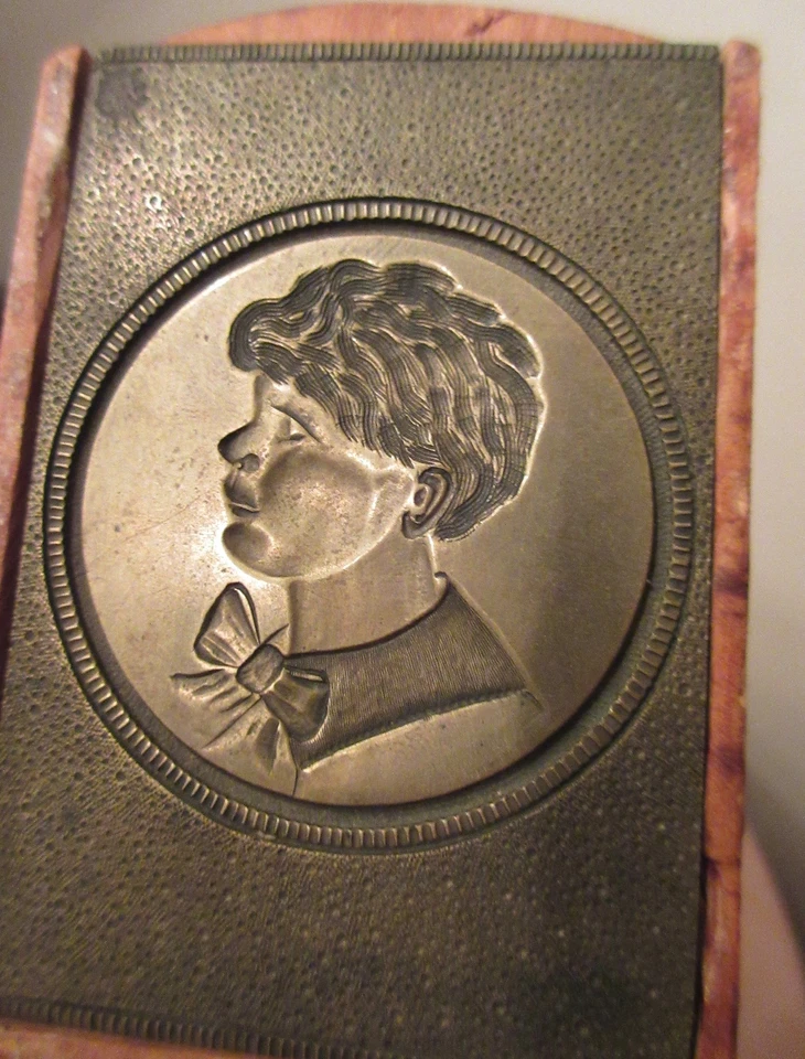 antique hand engraved brass engraving boy portrait embosser block plate art - Image 3 of 4