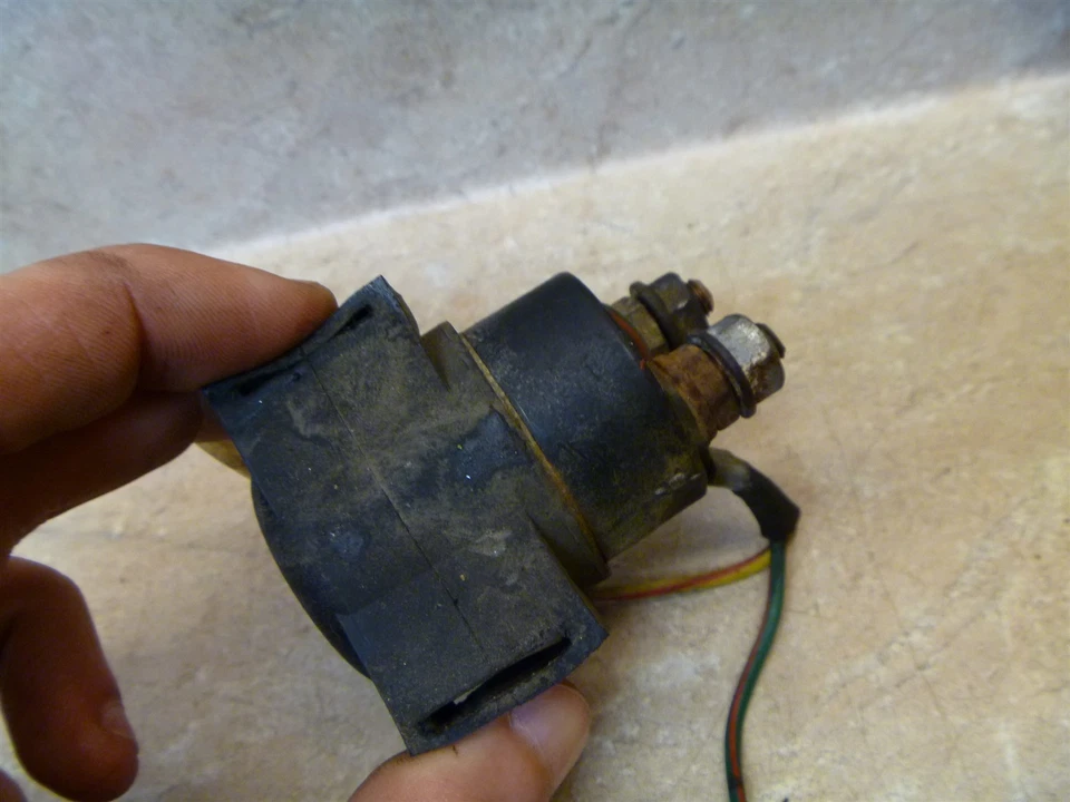 Solenoide de arranque usado Honda 550 CB FOUR CB550-K #HB62 vintage 1978 Foto 2 de 2