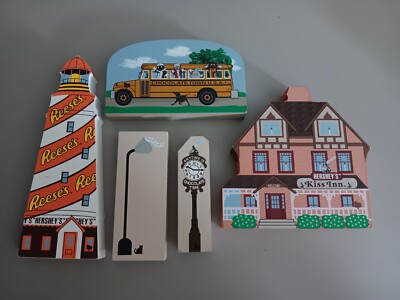 CAT'S MEOW Hershey's Chocolate Town. Kiss Inn, Clock, Reese's Lighthouse (Pa)