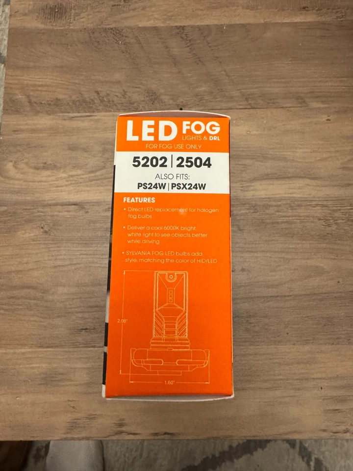 Коробка из 2 противотуманных ламп SLE Sylvania 5202LED 5202 LED DRL C15058357 6k - Изображение 2 из 4