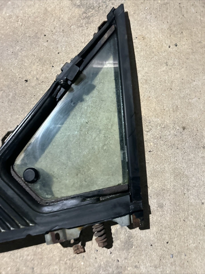 Ford Escort, Mercury Lynx: 1981, 1982, 1983, 1984 - 1990, cristal de ventilación delantero izquierdo Foto 4 de 4