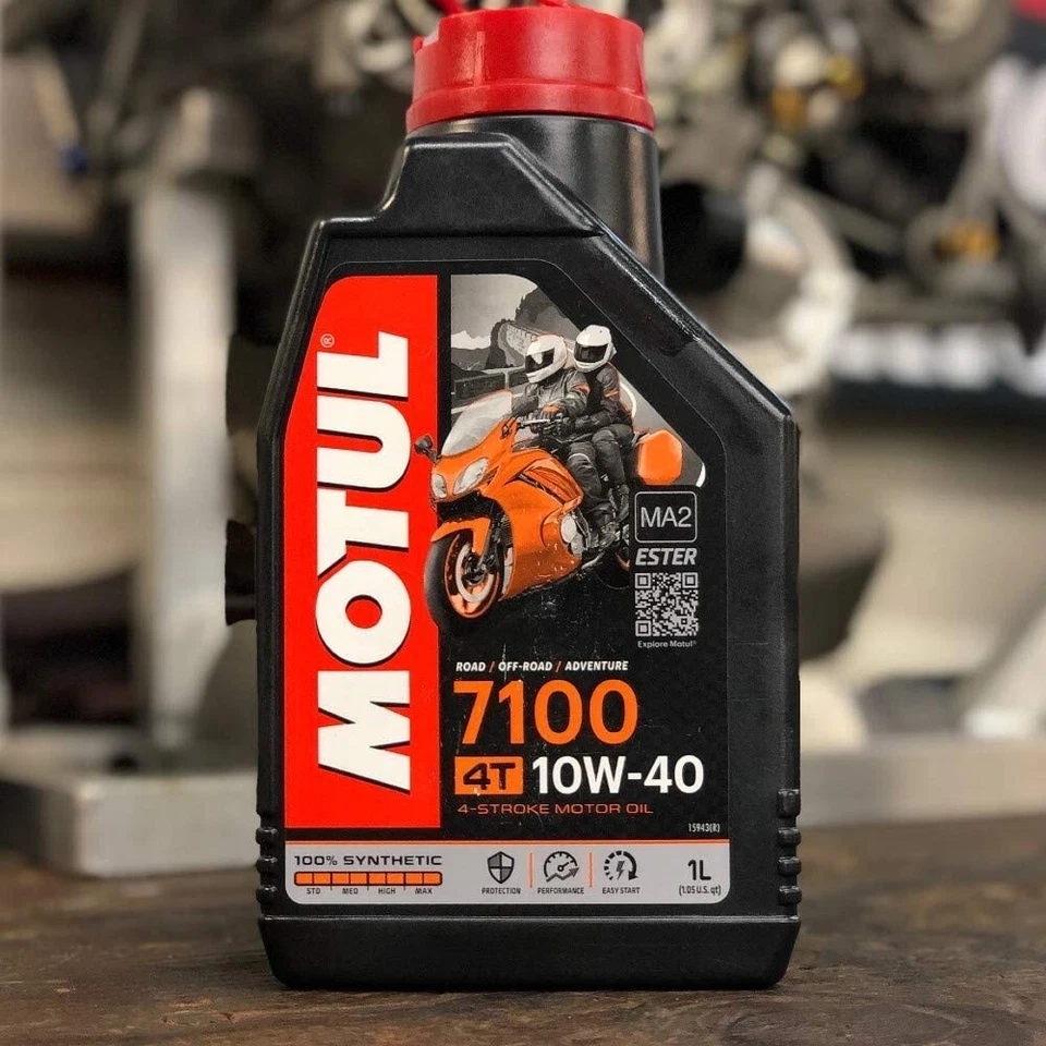 Motul 7100 4T 10W-40 Synthetic Oil 4 Liters (104092) - Image 3 of 4