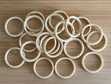 Lot de 20 anneaux anciens en os diam. intérieur 14 mm pour rideaux brise-bise