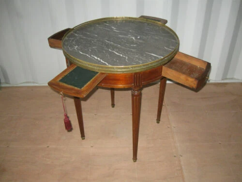 Table du XIXe siècle louis XVI