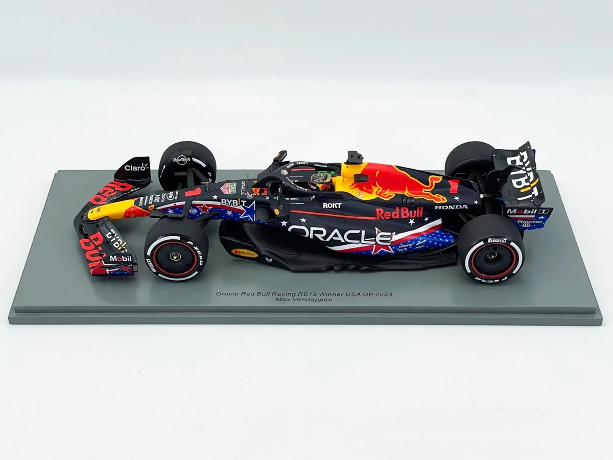 Red Bull RB19 F1 US GP Austin 2023 Winner Max Verstappen 1/18