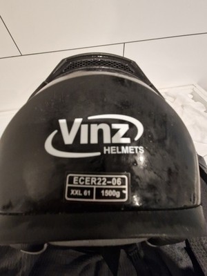 Verkaufe Diesen Helm Marke Vinz, Helm Ist In Einem Guten Gebrauchten Zustand