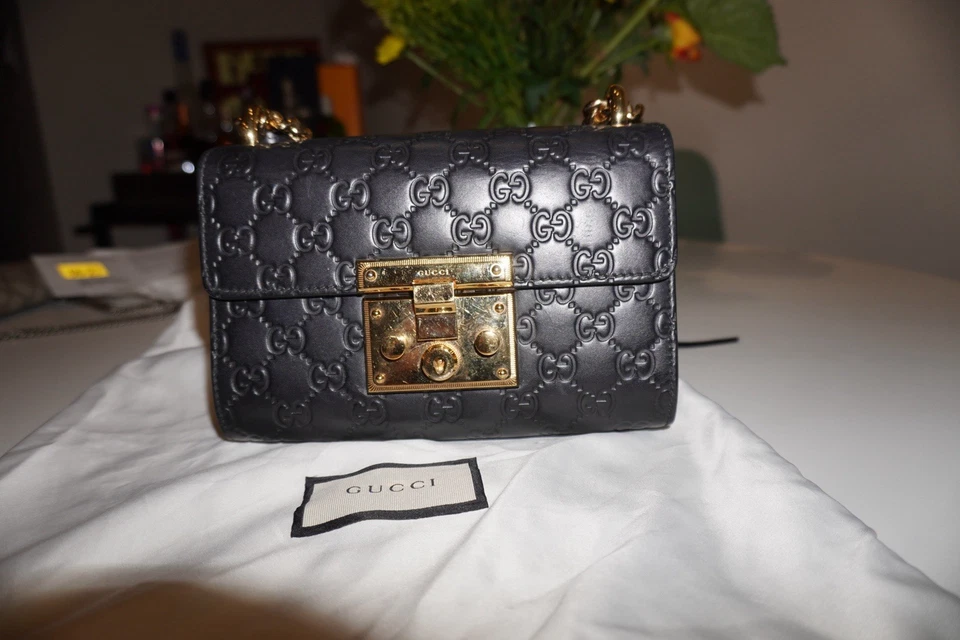 Bolso de Hombro GucciPadlock Cuero Guccissima Pequeño - Negro - Excelente Estado Foto 3 de 4
