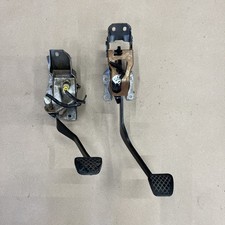 03-11 Honda Element Manual Clutch Brake Pedals Assembly Oem 5 Speed 03-11 Honda Element Manual Clutch Brake Pedals Assembly Oem 5 Speed