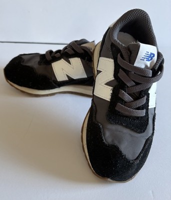 New Balance 237 GS Black with moonbeam (GS237PF) Youth Size 9 EUC size 9 