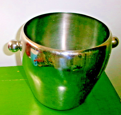 LARGE CHAMPAGNE ICE BUCKET STAINLESS STEEL 7 '' ACROSS 7'' tall STAINLES BALL VASE