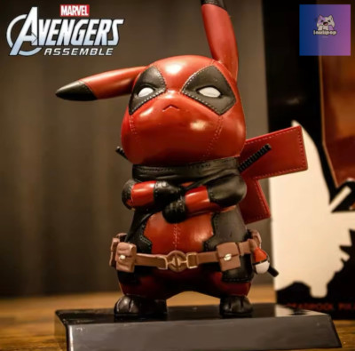 Figurine Pikachu déguisé en Deadpool   Héros Marvel & Pokémon   12CM