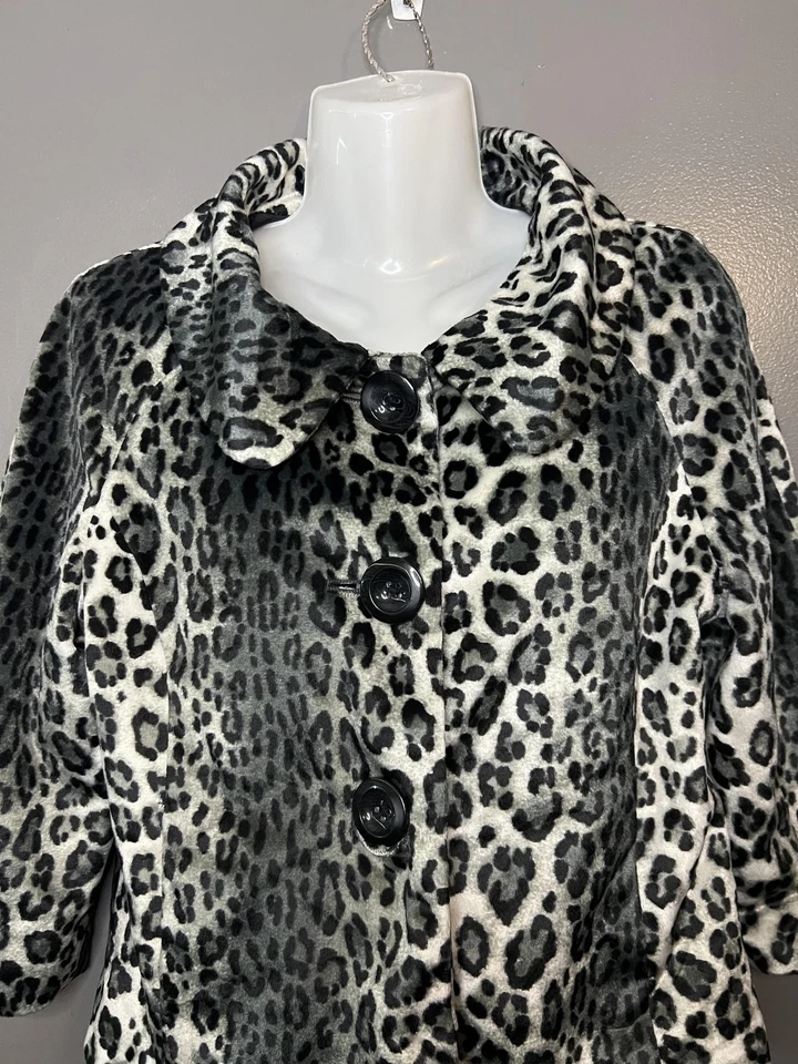Chaqueta Rafaella Mujer Mediana Negra Blanca Estampado Leopardo Imitación Piel Botón Columpio Foto 2 de 4