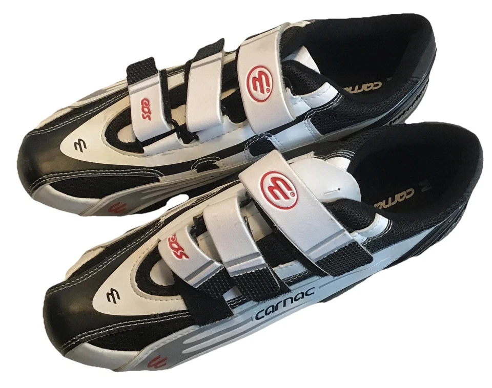 Zapato de montar 8 Carnac para hombre con tacos de 3 agujeros blanco y negro diseñado en Francia Foto 2 de 4