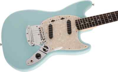 Fender Made in Japan Traditional 60s Mustang Daphne Blue with gig