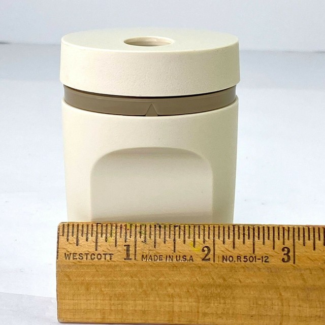 Vtg Tupperware Twist Top Salt & Pepper Shakers Set Almond 1471 for