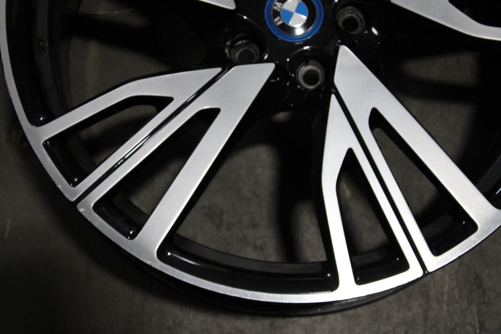 14 15 16 17 18 19 20 BMW i8 OEM WHEEL RIM RIGHT REAR 36116857573 6857573 86205