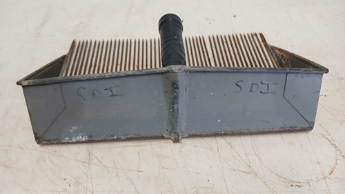Original 1960s Downeast Maine Washington Cnty Steel Blueberry Hand Rake 44 tine