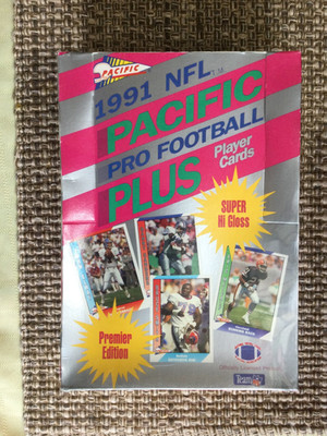 1991 PACIFIC PLUS / PRO FOOTBALL BOX / FACTORY SEALED  /36 PACKS / CASE FRESH
