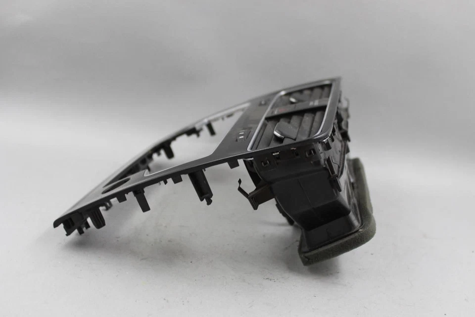 Оригинальная отделка приборной панели с вентиляционными отверстиями для радиоприемника Volkswagen GTI 2015-2019 годов выпуска No38721 - Изображение 4 из 4