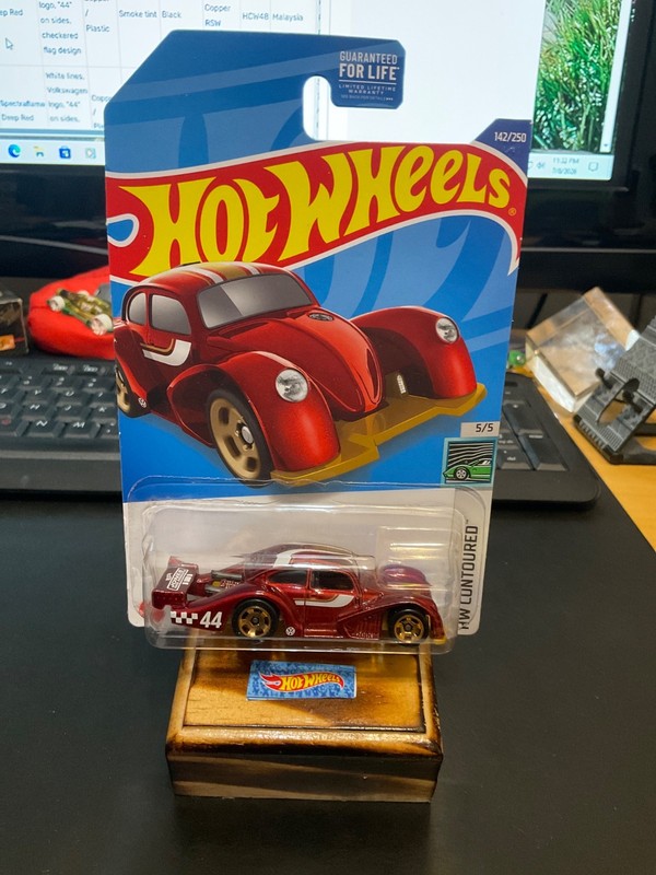 2022 HOT WHEELS CONTOURED “ VOLKSWAGEN KAFER RACER “ #142