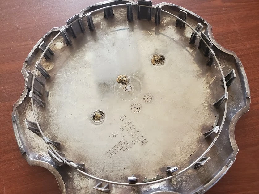 Cadillac Eldorado STS 1996-2001 tapa central de rueda cromada dorada 10494, 4526 usado Foto 2 de 4