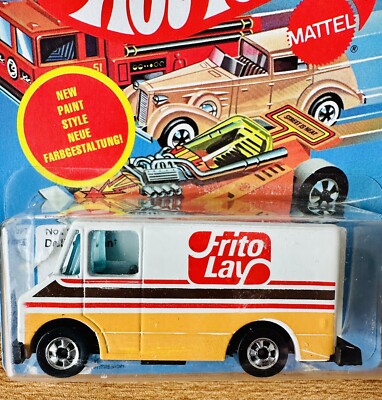 Hot Wheels 1976 FRITO LAY DELIVERY VAN Diecast Toy International Card MOC