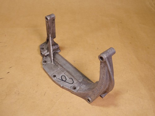 Audi 80 B3 B4 4 Zyl. Getriebestütze Getriebehalter 048199307C