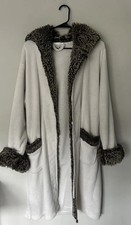 Pottery Barn Women White Plush Soft Hooded Faux Fur Ombre Robe Travel Medium