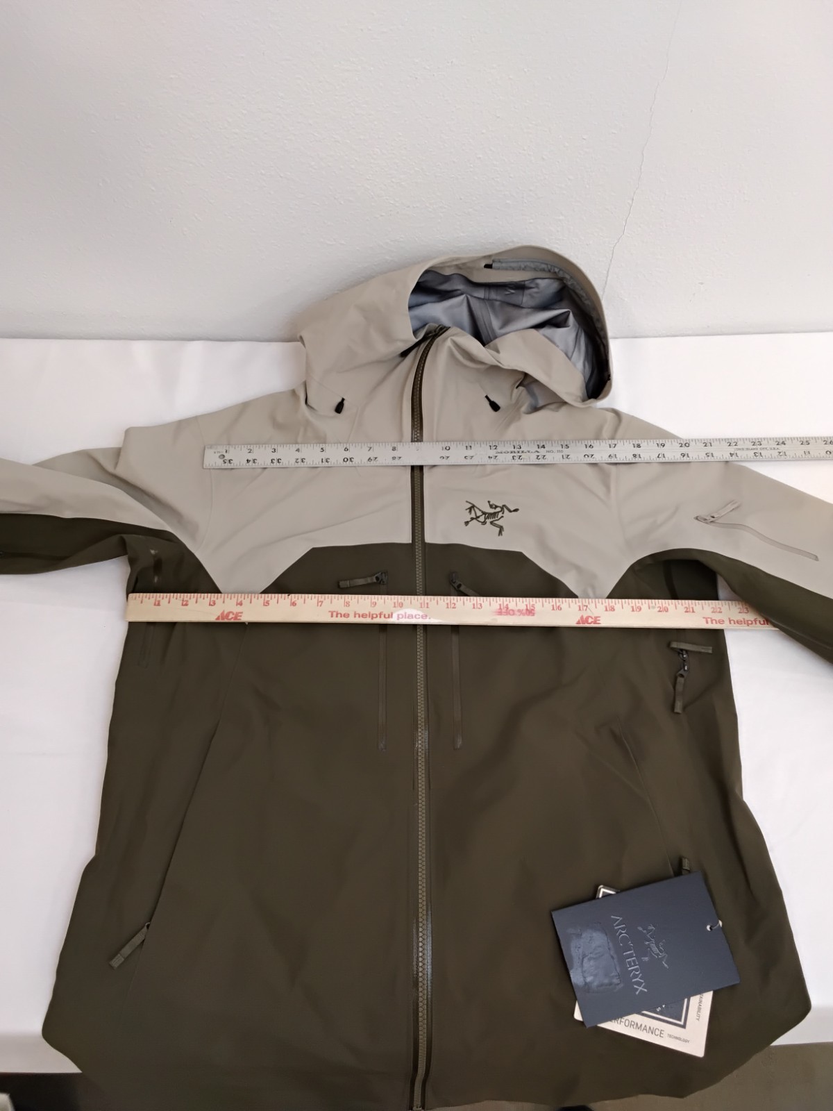 Arc'teryx Rush Gore-Tex Jacket Women's L Green/Beige (Rune/Tatsu) NWT #J5158 thumbnail 8