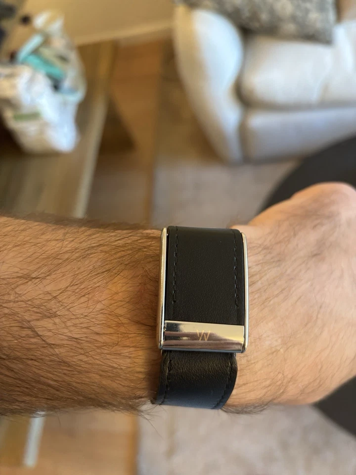 Whoop 5.0/MG Black Leatherluxe Band - Shiny Silver Clasp- Whoop Logo - Image 4 of 4