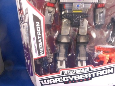 【3点セット】トランスフォーマー War for Cybertron Hasbro Transformers War for Cybertron Trilogy 3-Pack Action Figure