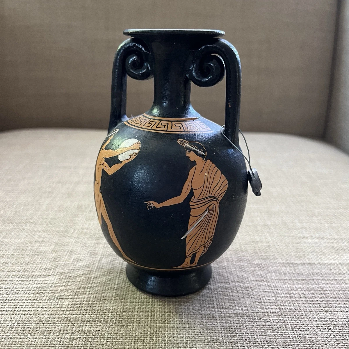 ギリシャの磁器製の 人形　アンテイーク　ベナキ 美術館 の複製　コレクター用 Greek Replica In other European Art Pottery for sale | eBay