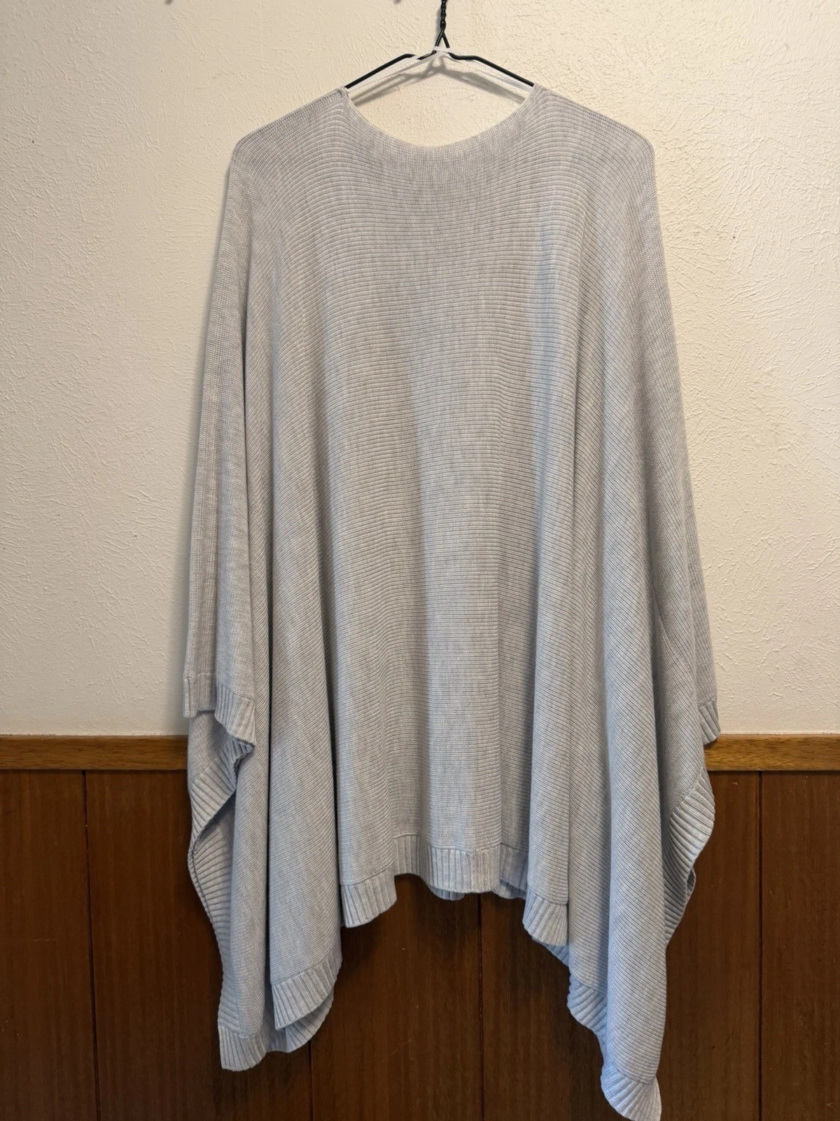 Lululemon Divinity Poncho Scarf Gray Womens One Size Cashmere Blend