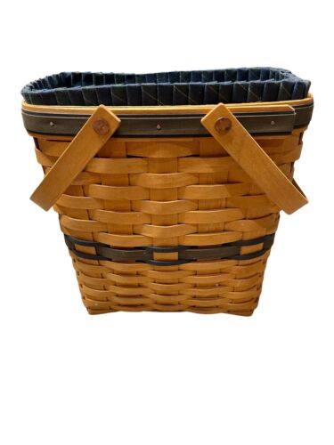 Longaberger Collectors Club Membership Basket 2000 with Cloth Insert
