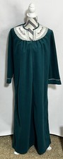 Robe Vintage Heather Collection Velour Green Robe size large pullover 1/2 zip