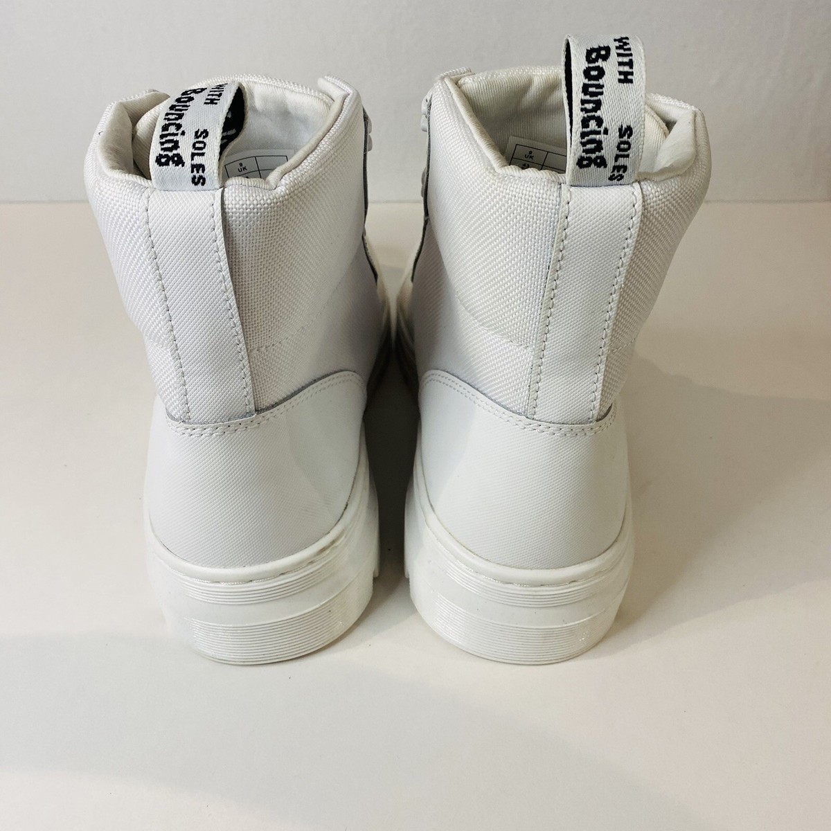 Dr. Martens Doc's White Canvas AirWair Combat Boots Sz 11 US Dr. Martens Doc's White Canvas AirWair Combat Boots Sz 11 US