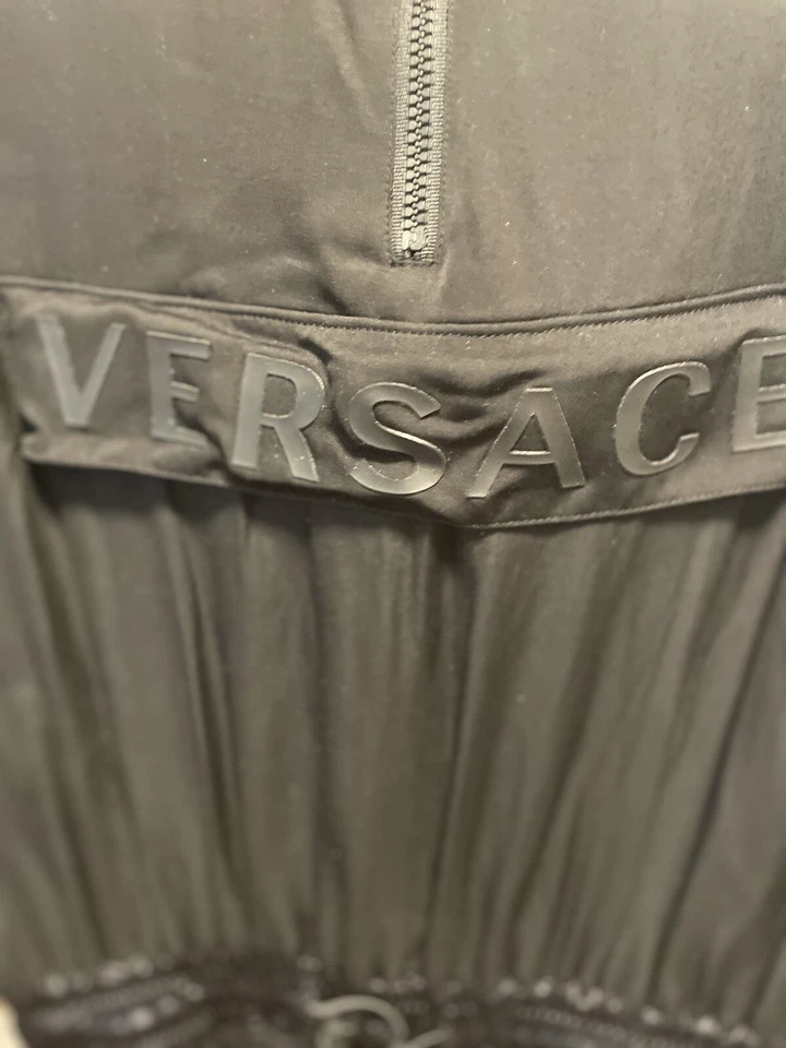 范思哲女式 8-10 44 ~ IT 码连衣裙 — 第 2/4 张图片