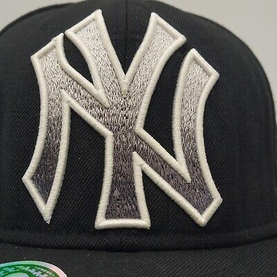 Yankees Hat Cap big logo starter hat 90s rare logo Vintage Yankees Hat Cap big logo starter hat 90s rare logo Vintage