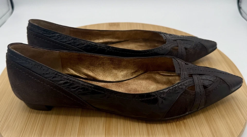 "Planos de cuero Nine West marrón gamuza negro ribete para mujer talla 7,5" Foto 3 de 4