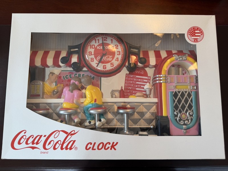 Vintage Coca-Cola 3D Ice Cream Soda Fountain 50's Style Diner Wall Clock 1992