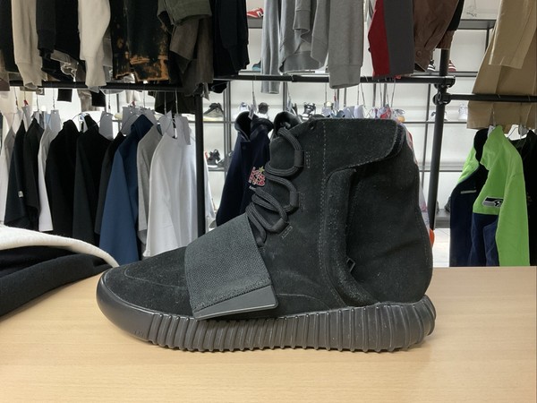 yeezy boost 750 triple black