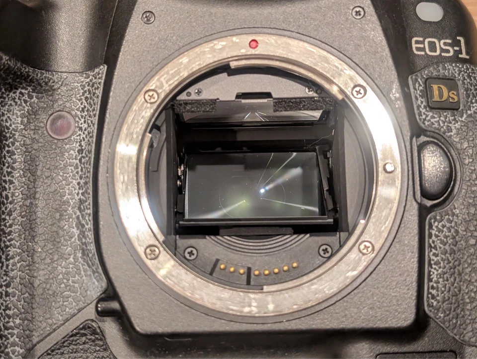 26K! Canon EOS 1Ds Mark I - Full Frame - 11.1 MP - DSLR - Body Only, 1Ds Classic - Image 4 of 4