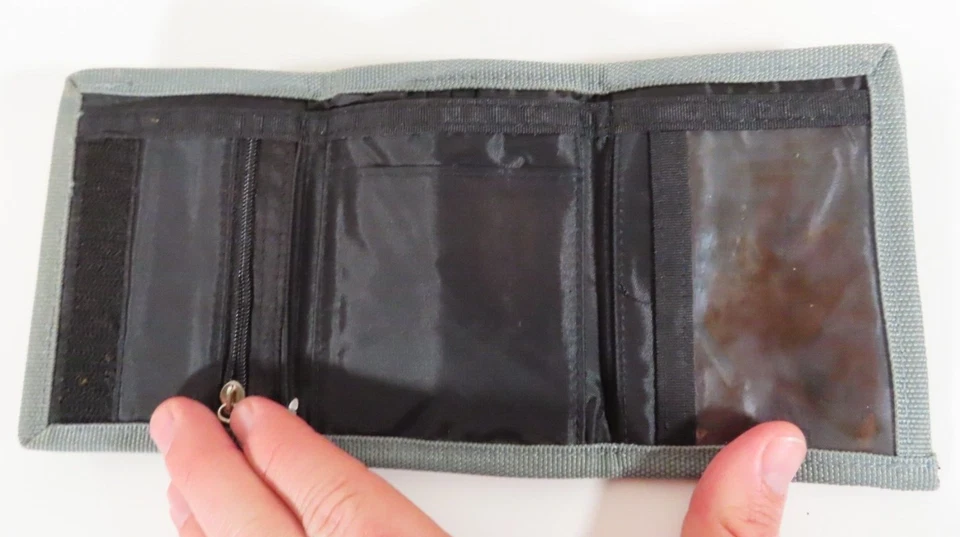 Traje Móvil Gundam W Cartera Triple Plegable Negro Bandai Tarjeta Moneda De Colección NUEVO Foto 3 de 4