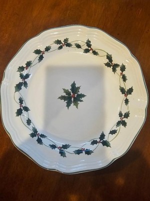 4 pc Mikasa French Countryside F9012 HOLIDAY HOLLY 8 '' Dessert Salad Plates EUC