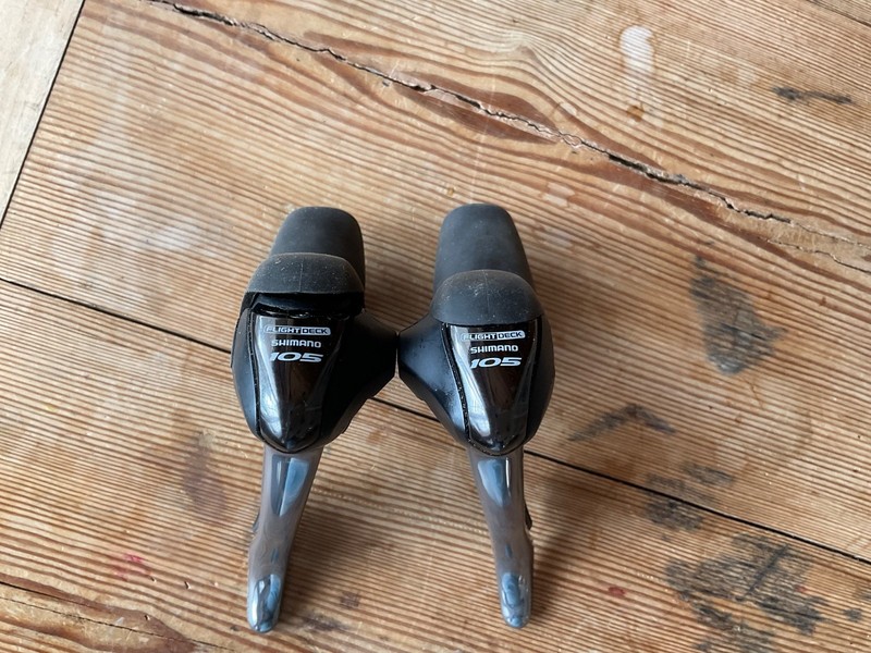 SHIMANO 105 FLIGHT DECK dual control levers used but in good condition