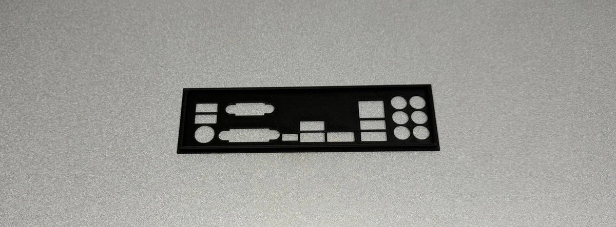 Plaque Arrière I/O Shield Pour Carte Mère GIGABYTE GA-MA78GM-S2HP, En PLA, Occasion